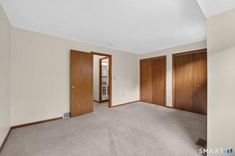 19 Wiggins Farm Drive Simsbury CT 06070
