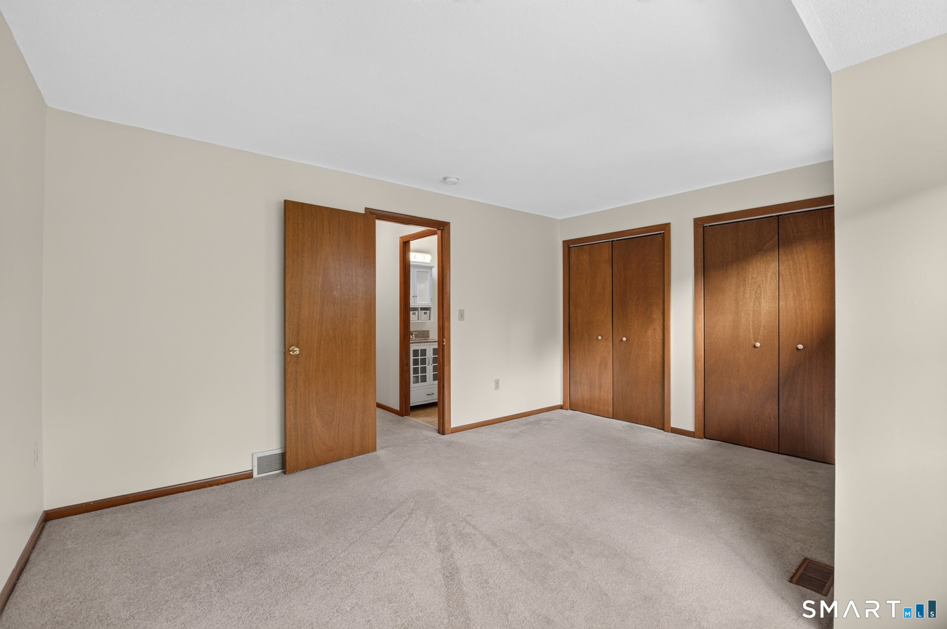 19 Wiggins Farm Drive Simsbury CT 06070