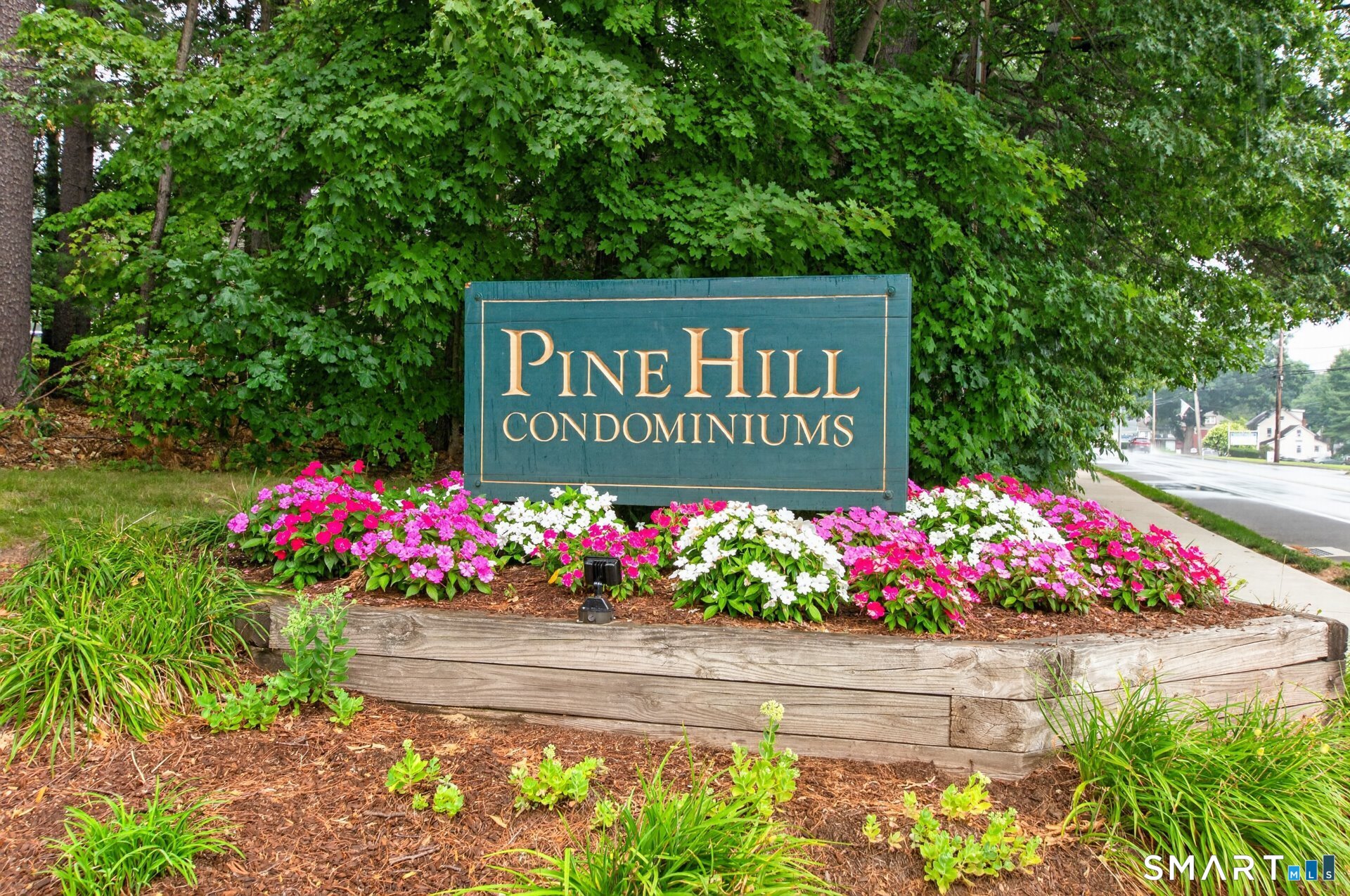 19 Wiggins Farm Drive Simsbury CT 06070