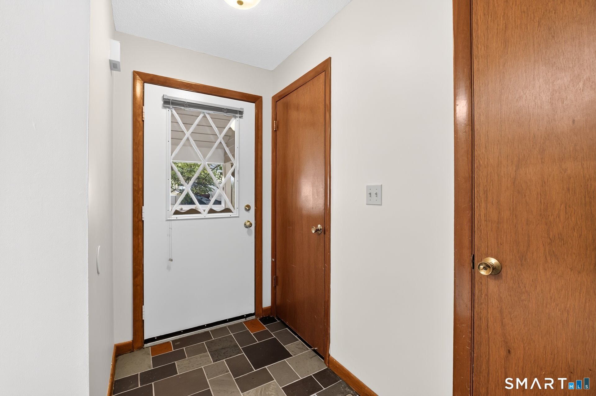 19 Wiggins Farm Drive Simsbury CT 06070