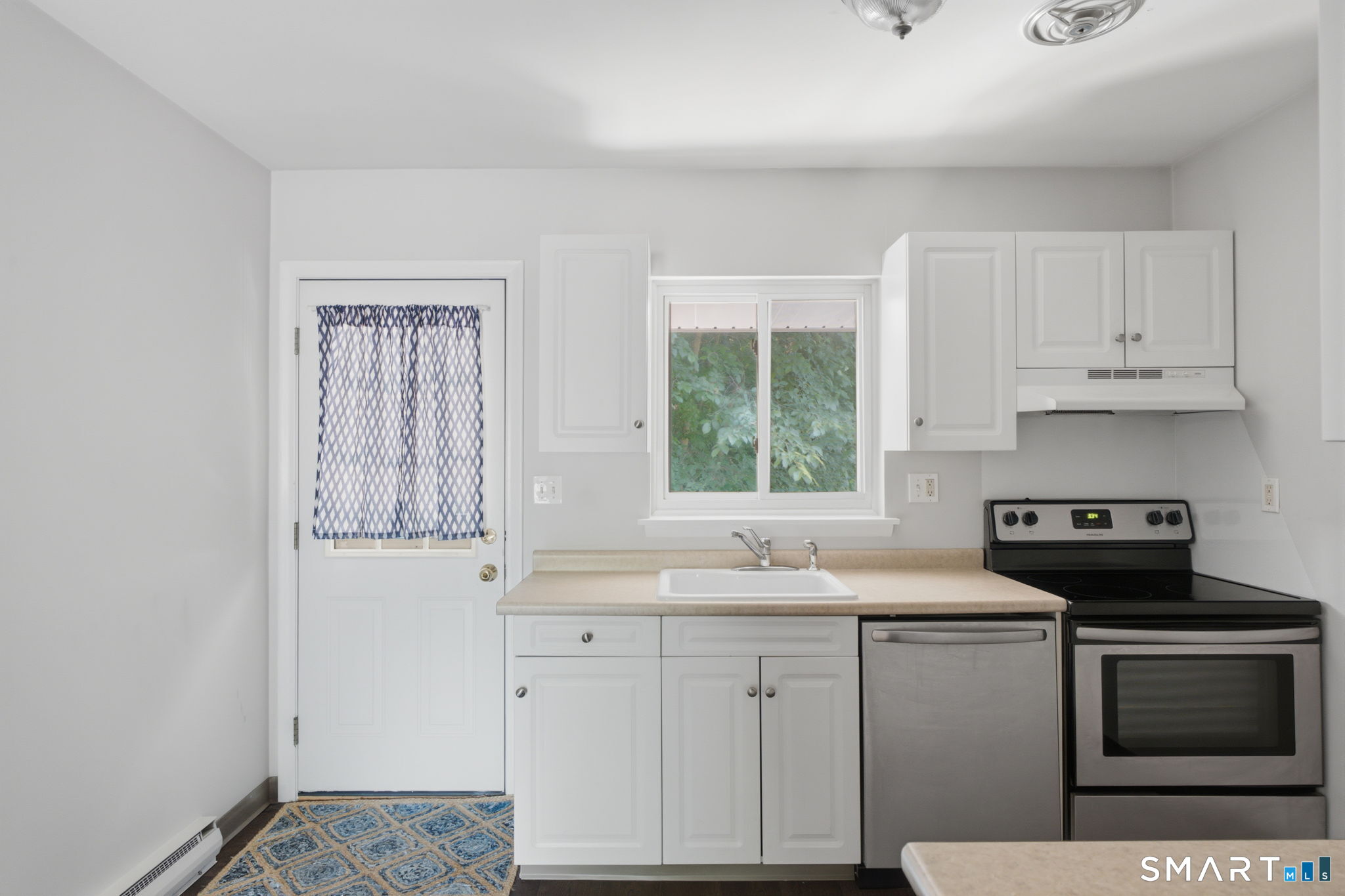 1660 Farmington Avenue Farmington CT 06085