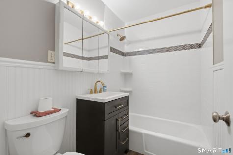 1660 Farmington Avenue Farmington CT 06085