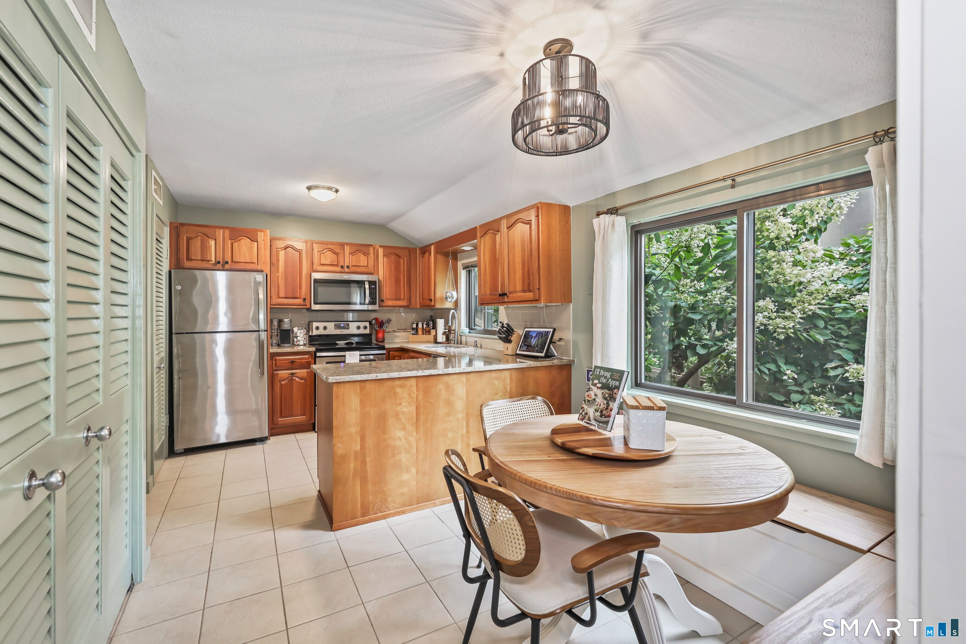 33 Great Meadow Lane Farmington CT 06001