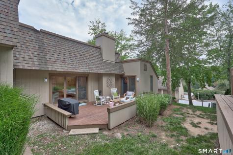 33 Great Meadow Lane Farmington CT 06001
