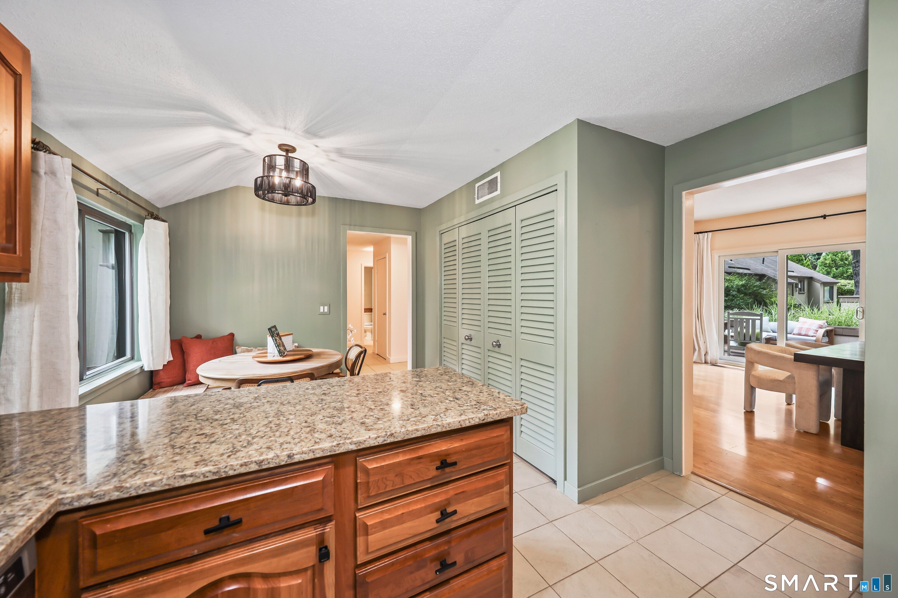 33 Great Meadow Lane Farmington CT 06001
