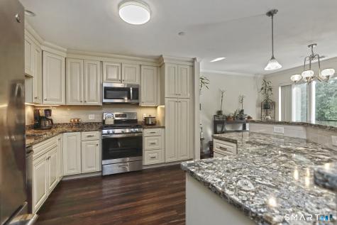 127 Harbour Close New Haven CT 06405