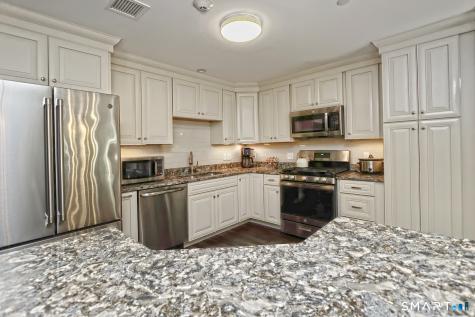 127 Harbour Close New Haven CT 06405