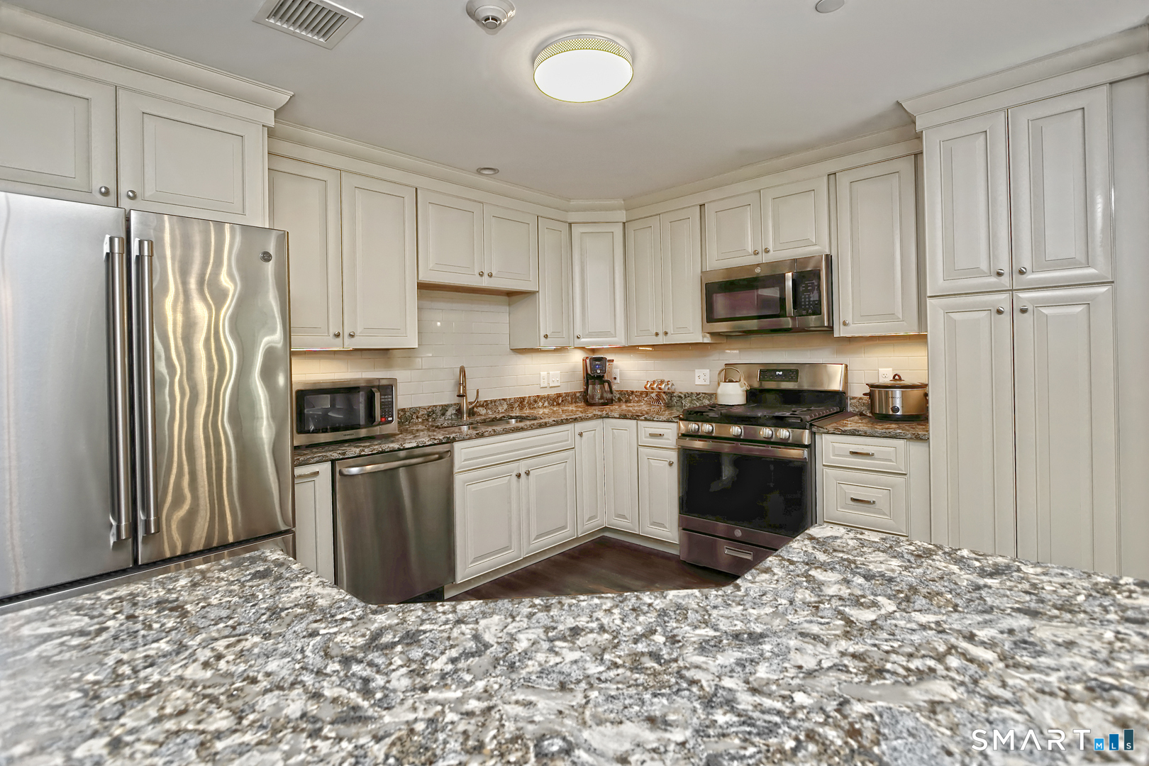 127 Harbour Close New Haven CT 06405