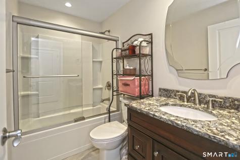 127 Harbour Close New Haven CT 06405