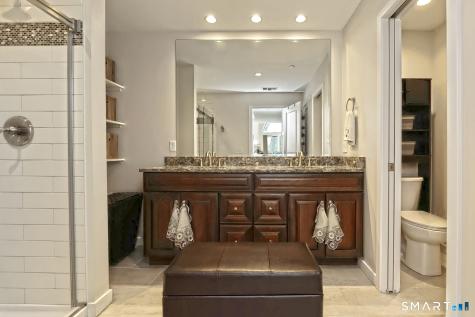 127 Harbour Close New Haven CT 06405