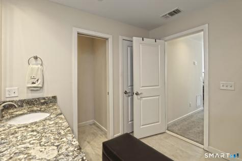 127 Harbour Close New Haven CT 06405
