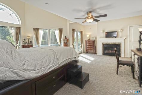 127 Harbour Close New Haven CT 06405