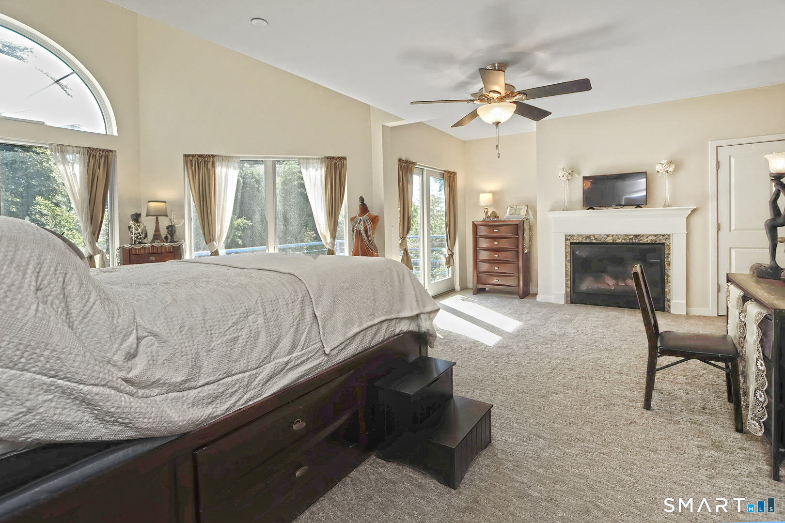 127 Harbour Close New Haven CT 06405