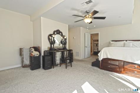 127 Harbour Close New Haven CT 06405