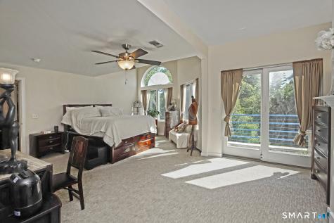 127 Harbour Close New Haven CT 06405