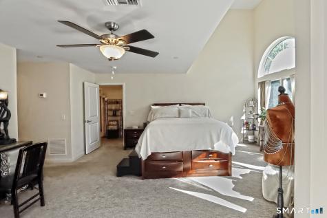 127 Harbour Close New Haven CT 06405