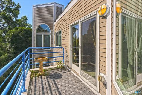 127 Harbour Close New Haven CT 06405