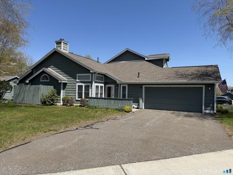 73 Spyglass Circle Groton CT 06340