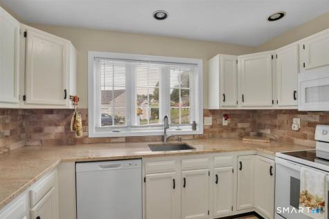 17 Ginger Circle Portland CT 06480
