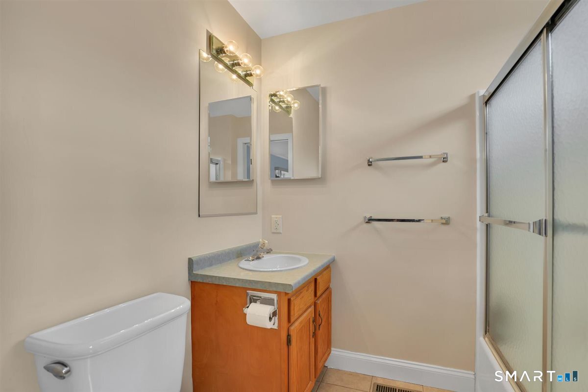 17 Ginger Circle Portland CT 06480