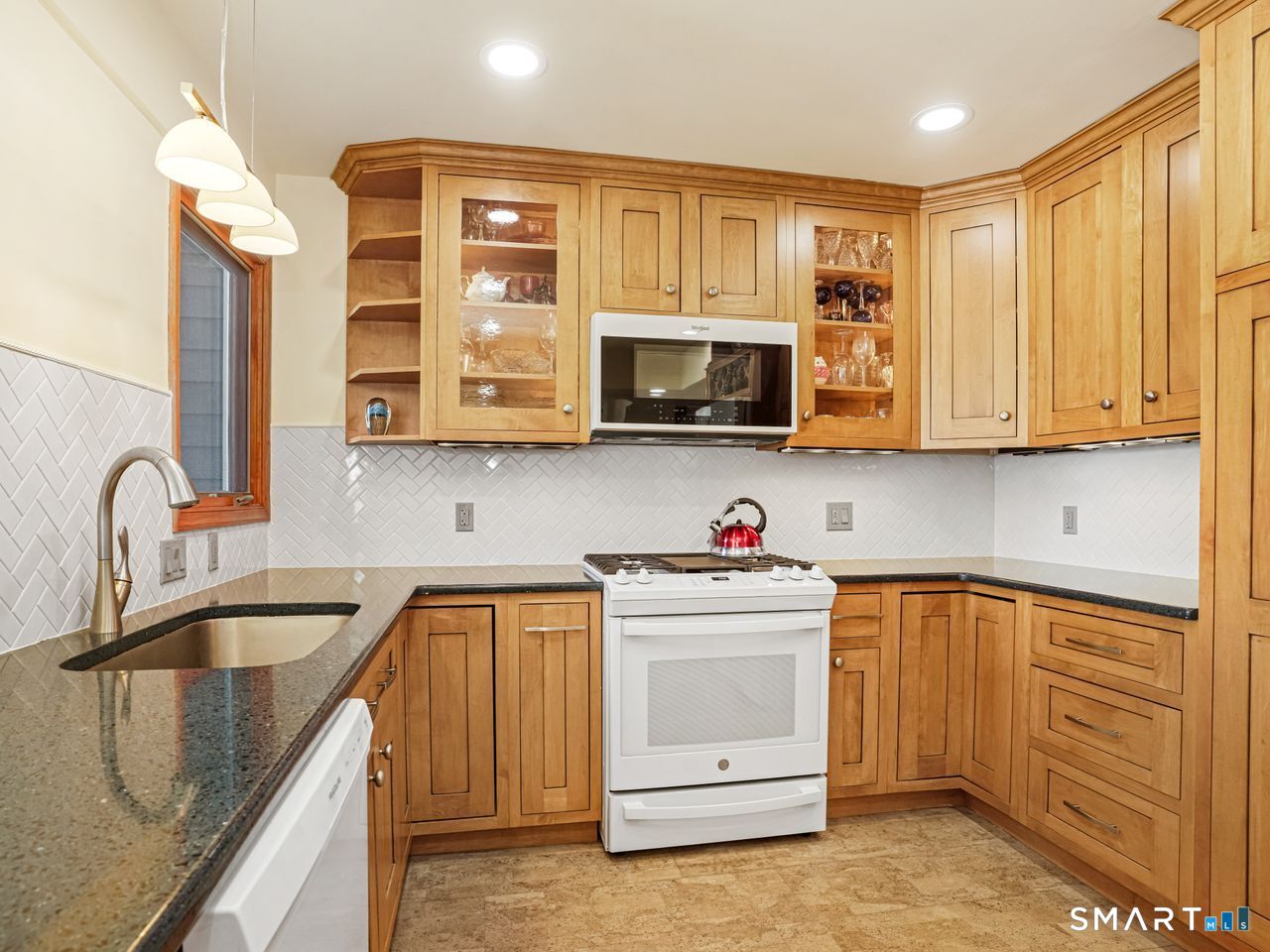 8 Oyster Landing Road Milford CT 06460