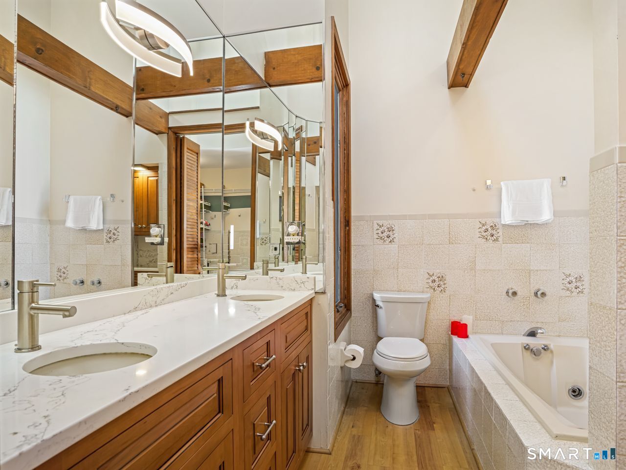 8 Oyster Landing Road Milford CT 06460