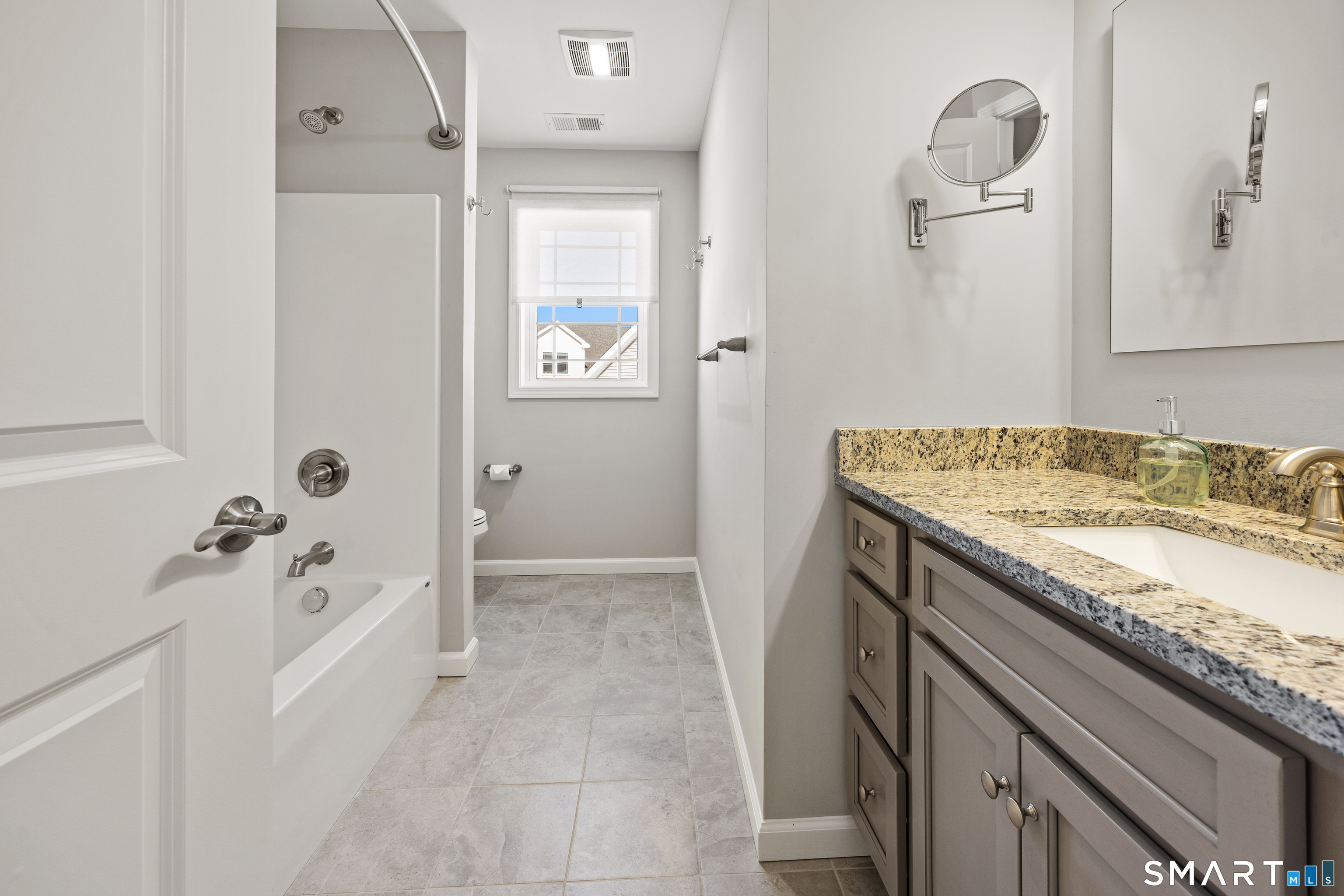 40 Lombard Circle North Haven CT 06473