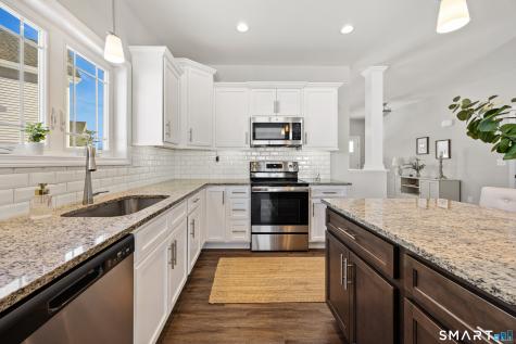 40 Lombard Circle North Haven CT 06473