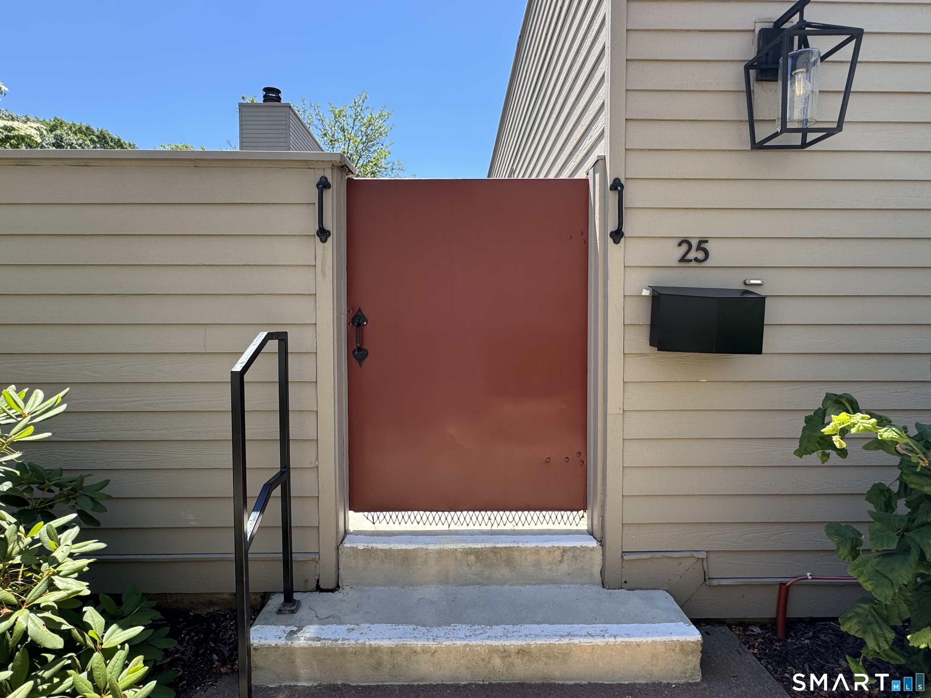 25 Charlton Hill Road Hamden CT 06518
