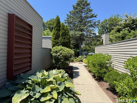 25 Charlton Hill Road Hamden CT 06518