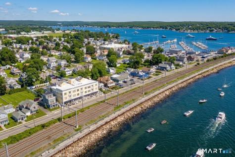 185 Main Street East Lyme CT 06357