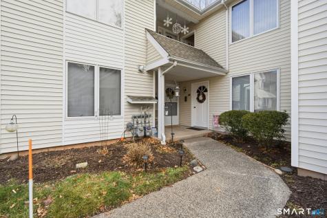 82 Millbrook Court Newington CT 06111