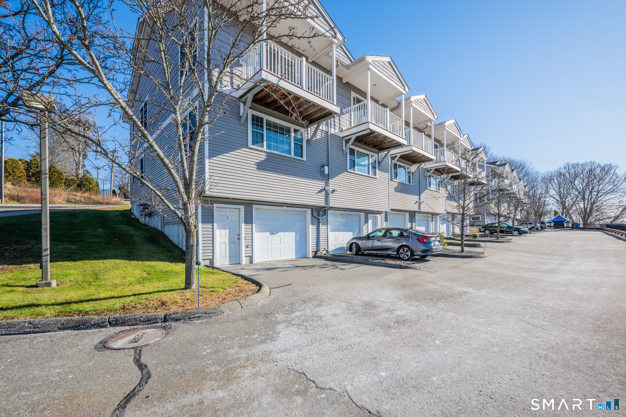 330 Crystal Avenue New London CT 06320