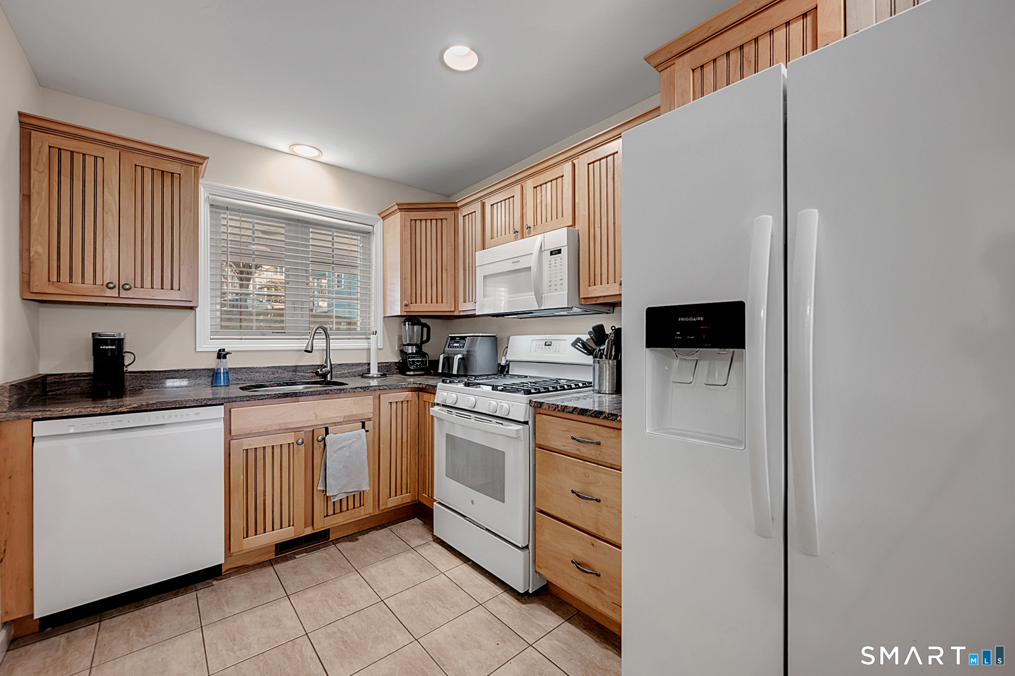 330 Crystal Avenue New London CT 06320