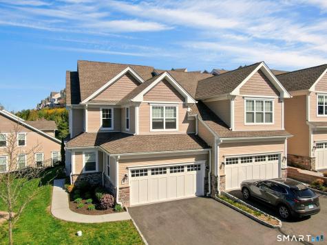 82 Winding Ridge Way Danbury CT 06810