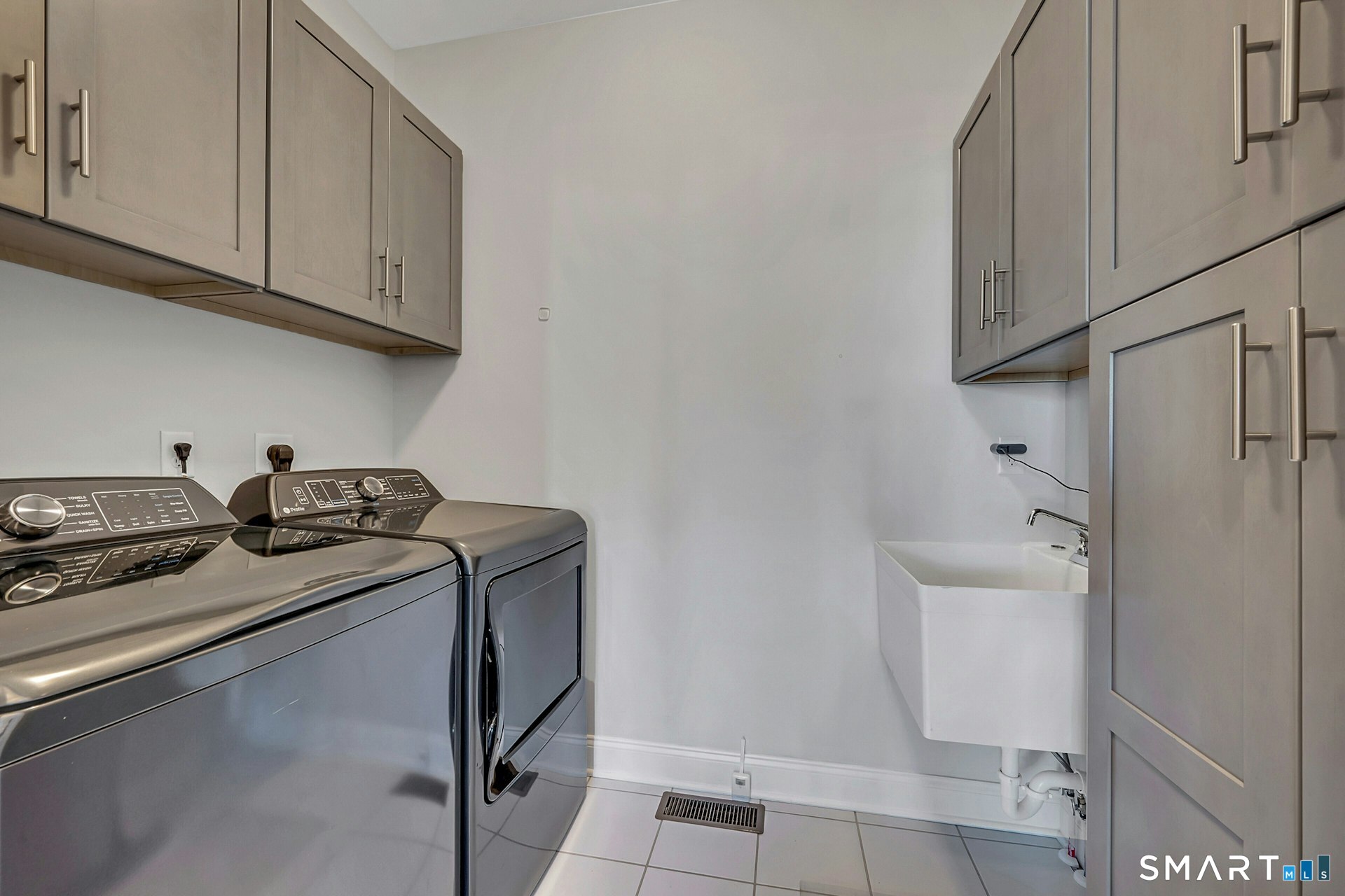 82 Winding Ridge Way Danbury CT 06810