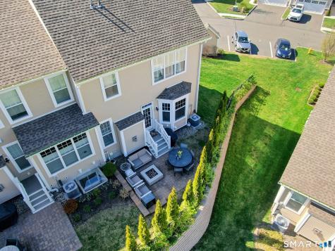 82 Winding Ridge Way Danbury CT 06810