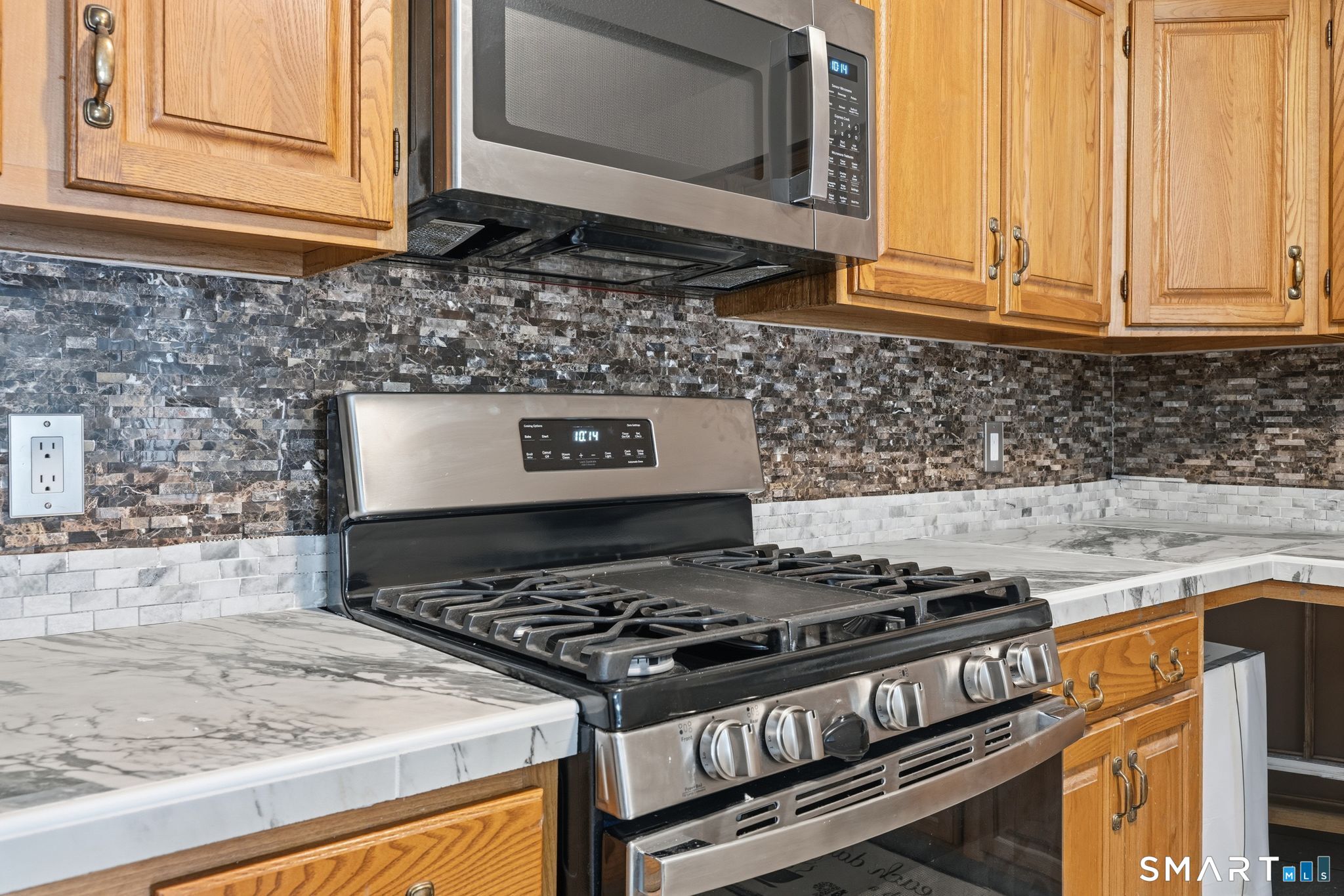 302 Ashmead Commons Enfield CT 06082