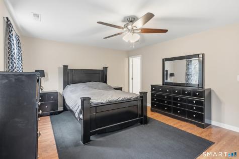 302 Ashmead Commons Enfield CT 06082