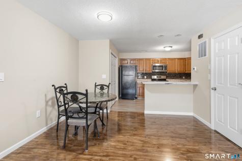 302 Ashmead Commons Enfield CT 06082
