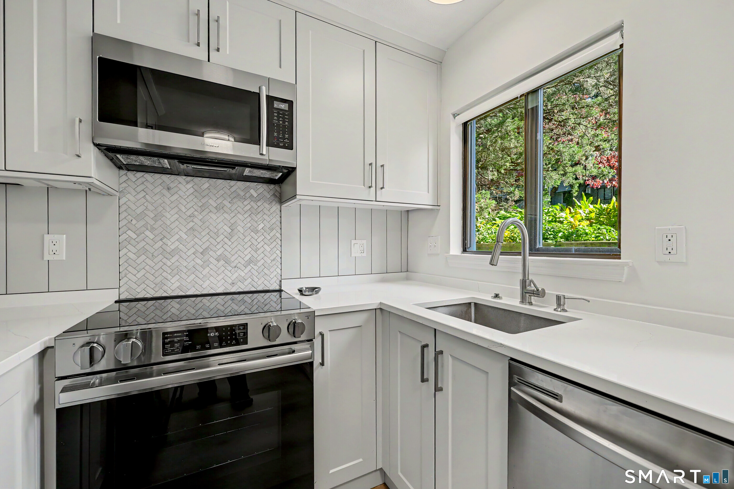 102 Rowayton Woods Drive Norwalk CT 06854