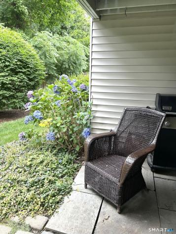 82 Bywatyr Lane Bridgeport CT 06605