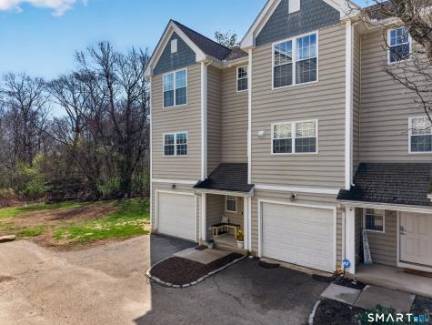 18 Forestview Drive Norwich CT 06360
