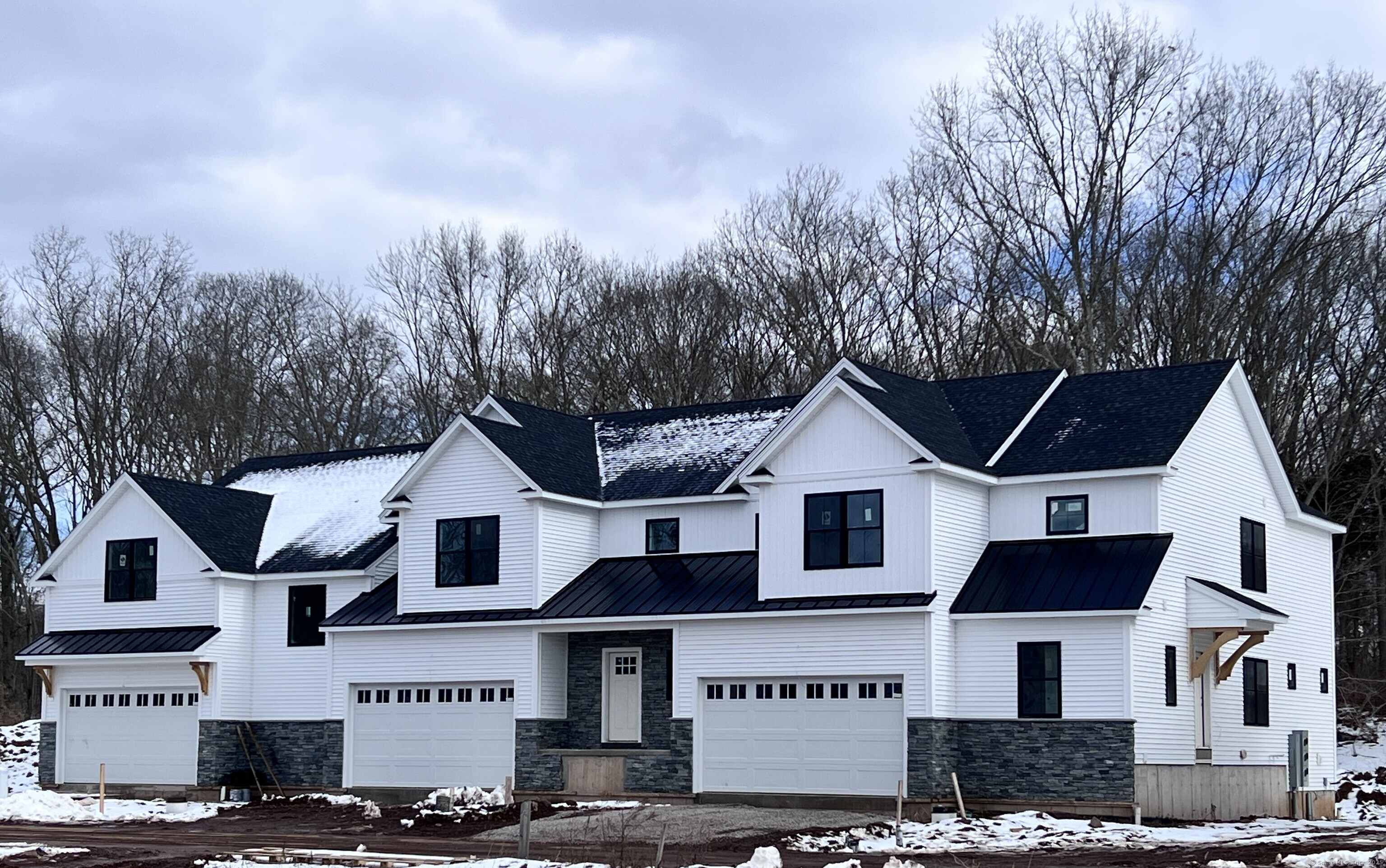 33 Village Circle Guilford CT 06437