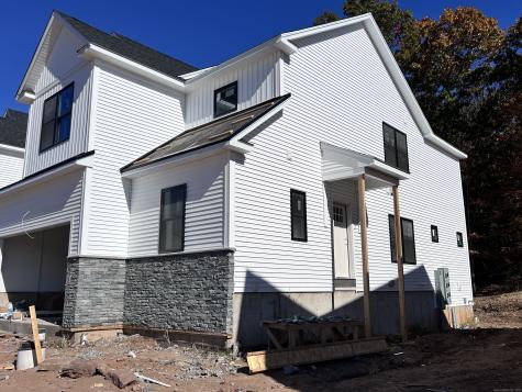 33 Village Circle Guilford CT 06437