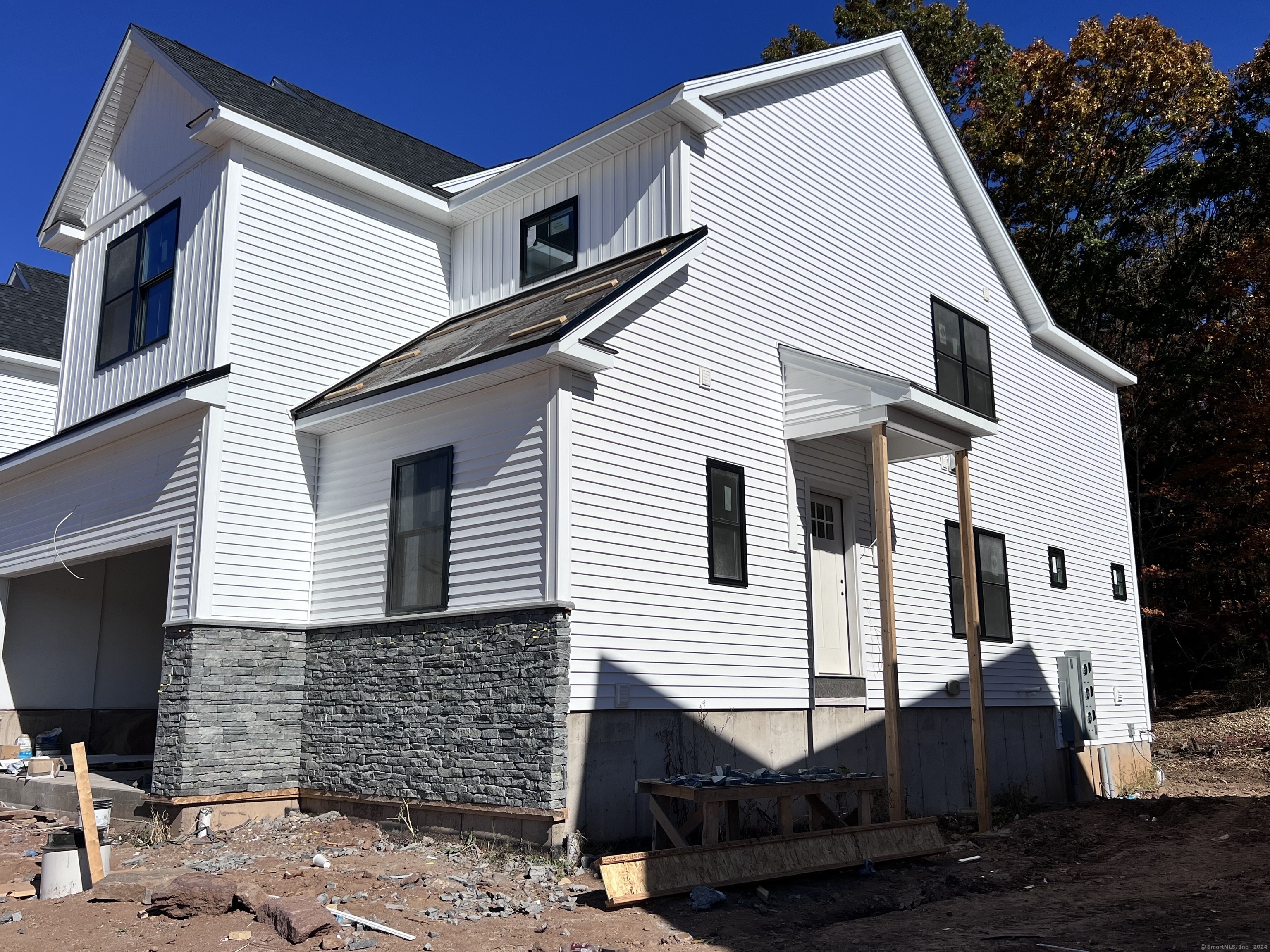33 Village Circle Guilford CT 06437