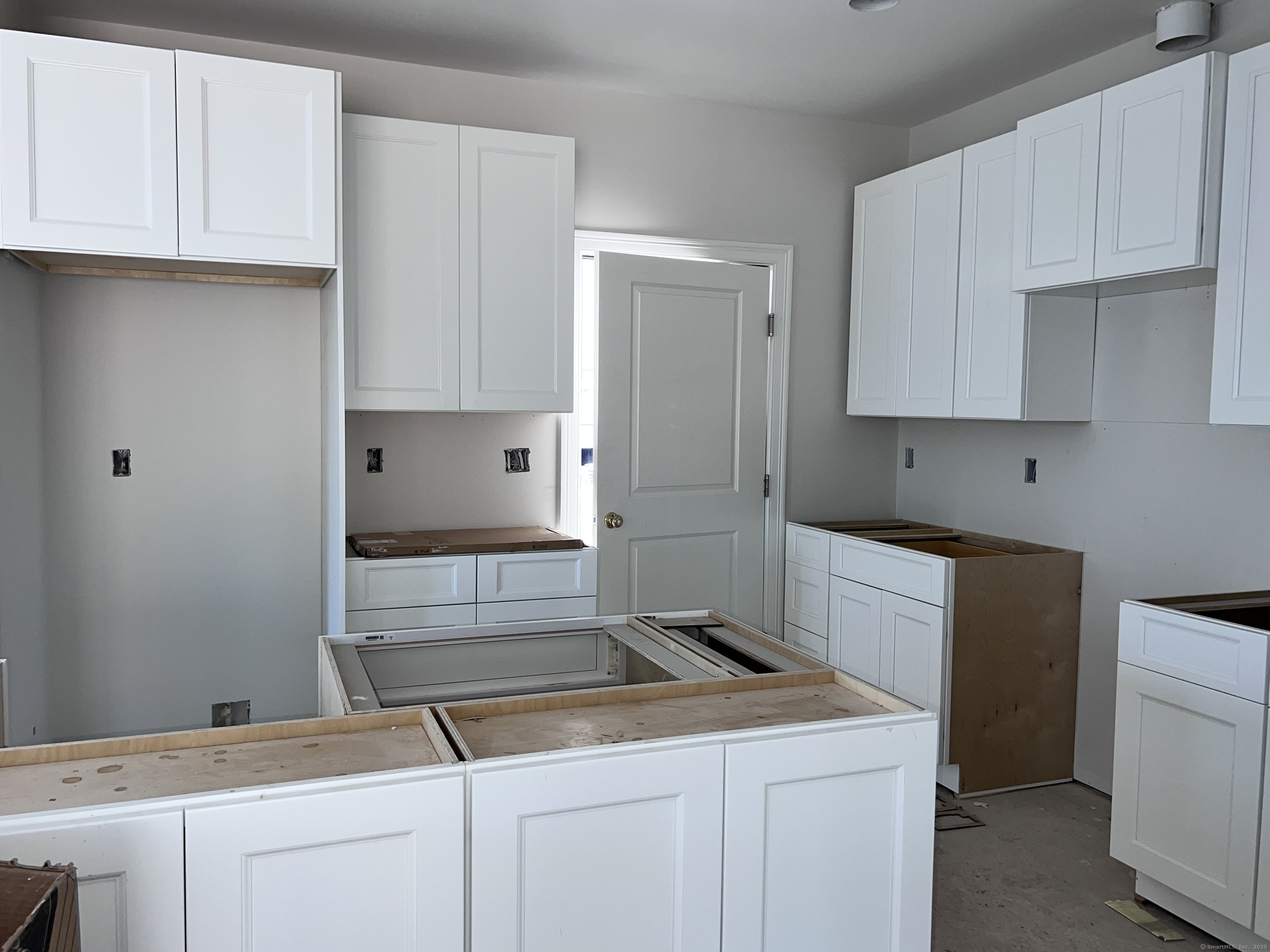 33 Village Circle Guilford CT 06437
