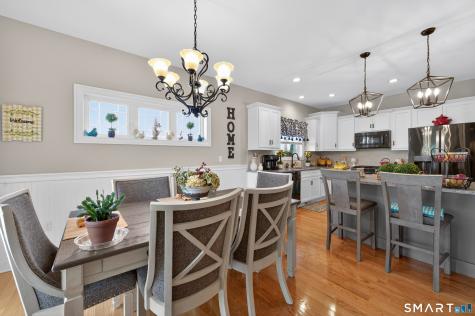 139 Mulholland Way North Haven CT 06473