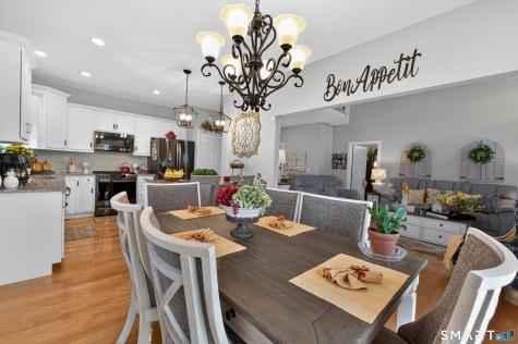 139 Mulholland Way North Haven CT 06473
