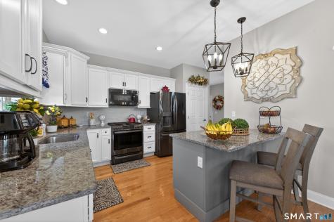 139 Mulholland Way North Haven CT 06473